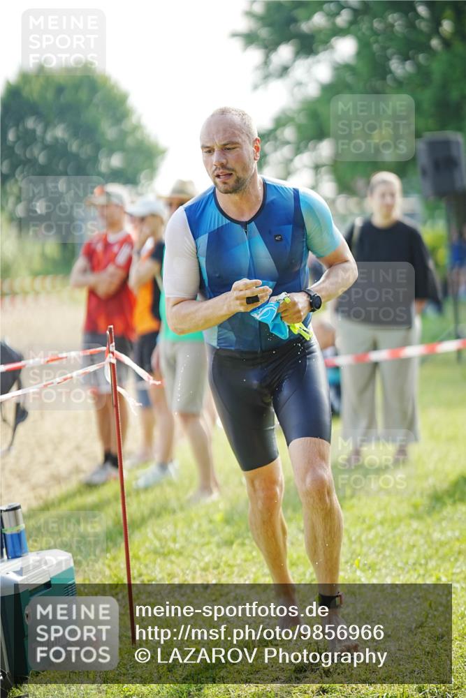 21.06.2026 - 29. Vierlanden-Triathlon LAZAROV Photography http://msf.ph/oto/9856966 21.06.2026 08:53:35 Schwimmen 70 meine-sportfotos.de