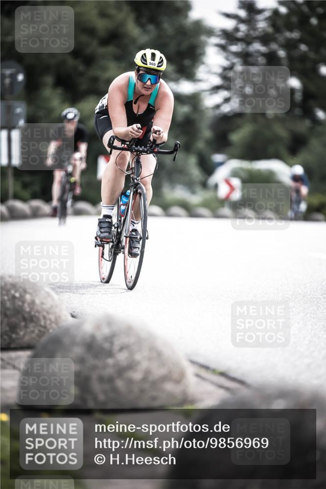 21.06.2026 - 29. Vierlanden-Triathlon H.Heesch http://msf.ph/oto/9856969 21.06.2026 10:29:02 Radfahren 247, 494, 553, 558, 565, 601, 603 meine-sportfotos.de