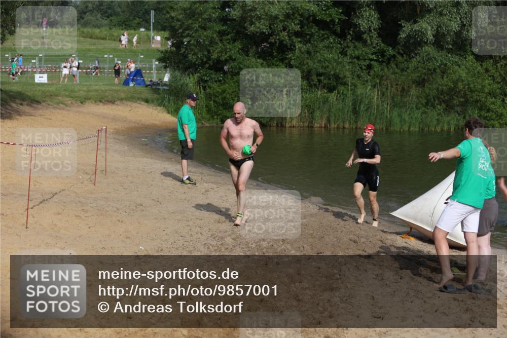 21.06.2026 - 29. Vierlanden-Triathlon Andreas Tolksdorf http://msf.ph/oto/9857001 21.06.2026 08:59:08 Schwimmen 168, 242 meine-sportfotos.de