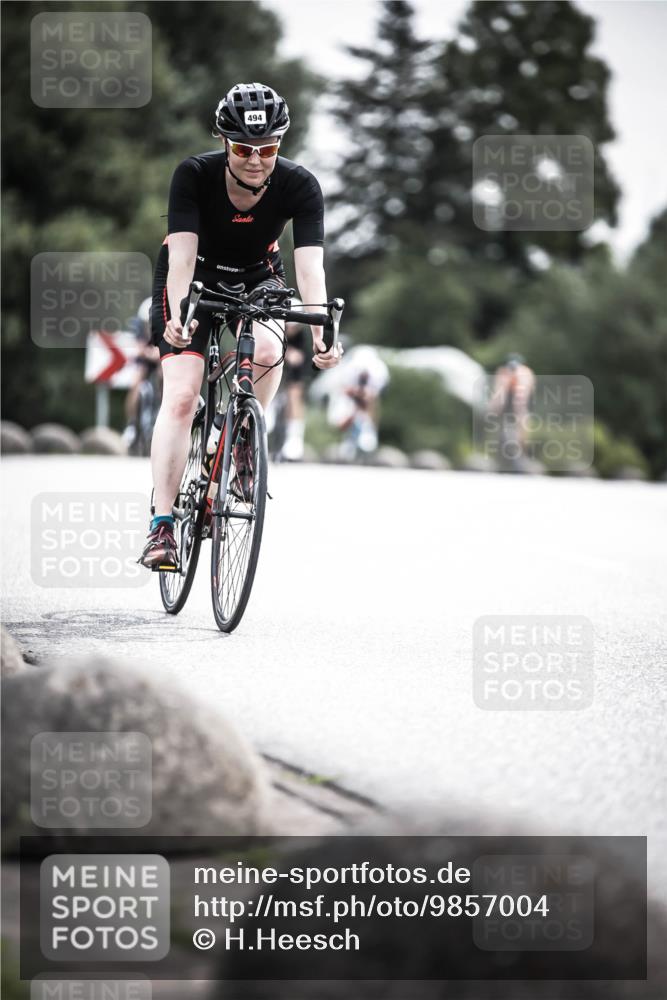 21.06.2026 - 29. Vierlanden-Triathlon H.Heesch http://msf.ph/oto/9857004 21.06.2026 10:29:05 Radfahren 16, 244, 247, 494, 565, 601, 603 meine-sportfotos.de
