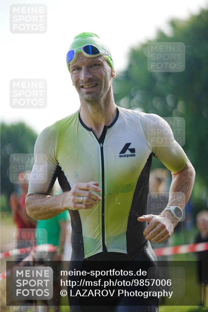 21.06.2026 - 29. Vierlanden-Triathlon LAZAROV Photography http://msf.ph/oto/9857006 21.06.2026 08:54:01 Schwimmen 122, 124, 126, 146 meine-sportfotos.de