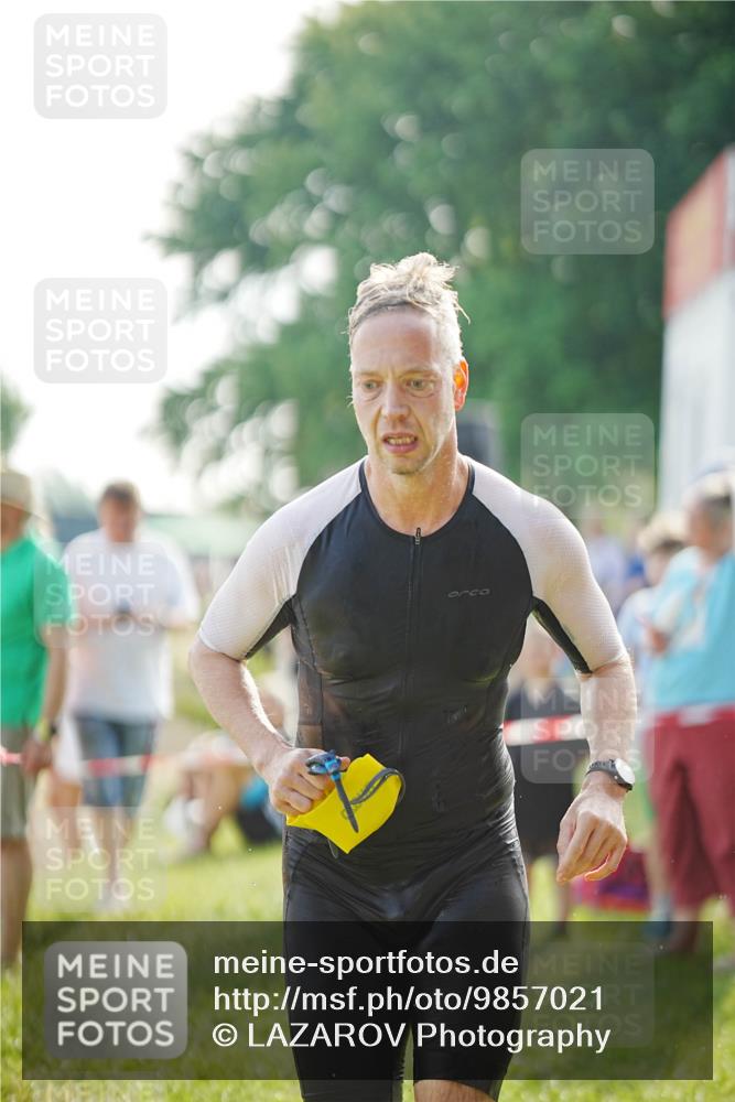 21.06.2026 - 29. Vierlanden-Triathlon LAZAROV Photography http://msf.ph/oto/9857021 21.06.2026 08:54:05 Schwimmen 122, 126, 146, 176 meine-sportfotos.de