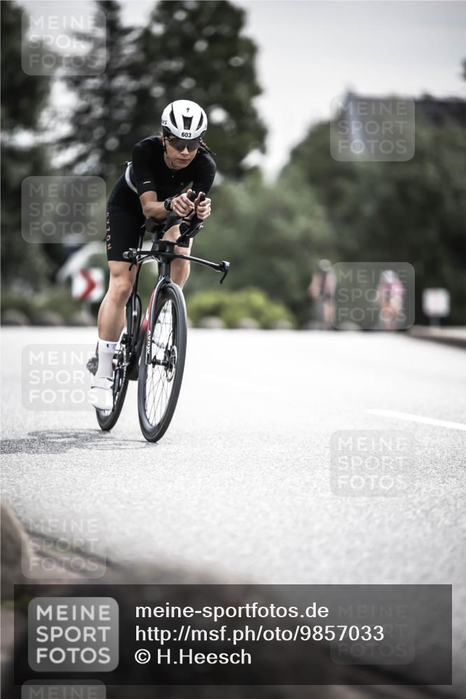 21.06.2026 - 29. Vierlanden-Triathlon H.Heesch http://msf.ph/oto/9857033 21.06.2026 10:29:08 Radfahren 16, 244, 247, 494, 603 meine-sportfotos.de