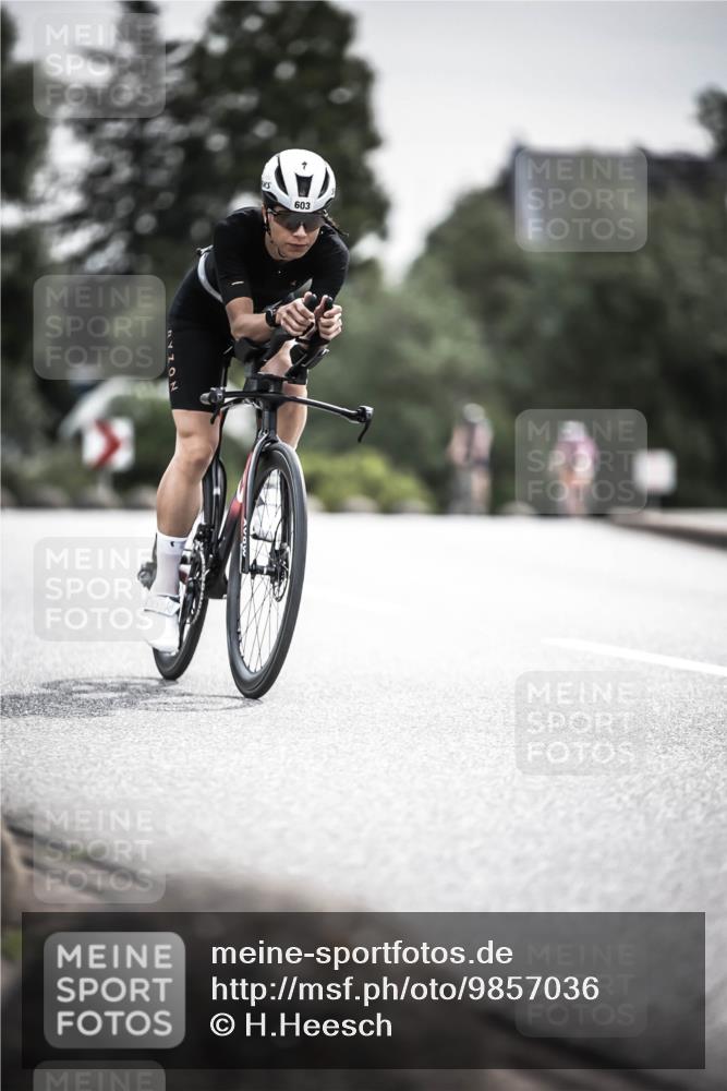 21.06.2026 - 29. Vierlanden-Triathlon H.Heesch http://msf.ph/oto/9857036 21.06.2026 10:29:08 Radfahren 16, 244, 247, 494, 603 meine-sportfotos.de