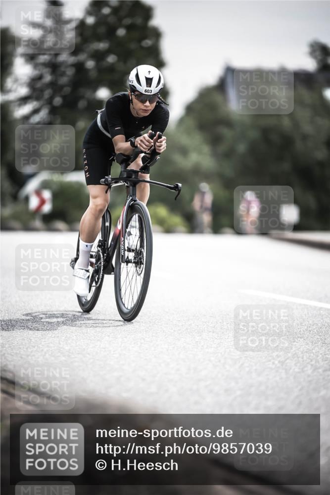 21.06.2026 - 29. Vierlanden-Triathlon H.Heesch http://msf.ph/oto/9857039 21.06.2026 10:29:08 Radfahren 16, 244, 247, 494, 603 meine-sportfotos.de