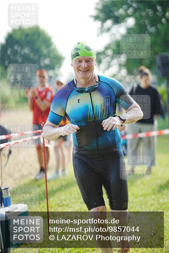 21.06.2026 - 29. Vierlanden-Triathlon LAZAROV Photography http://msf.ph/oto/9857044 21.06.2026 08:54:38 Schwimmen 213 meine-sportfotos.de