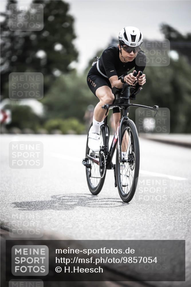 21.06.2026 - 29. Vierlanden-Triathlon H.Heesch http://msf.ph/oto/9857054 21.06.2026 10:29:09 Radfahren 16, 244, 247, 494, 603 meine-sportfotos.de