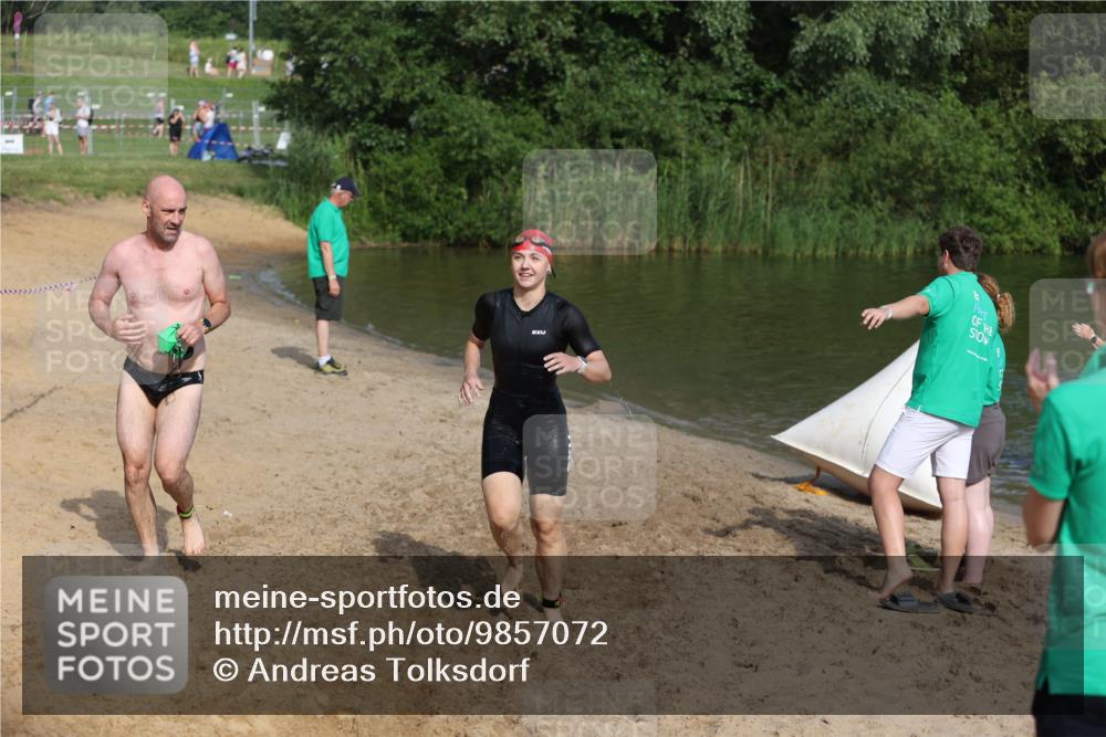 21.06.2026 - 29. Vierlanden-Triathlon Andreas Tolksdorf http://msf.ph/oto/9857072 21.06.2026 08:59:11 Schwimmen 168, 242 meine-sportfotos.de