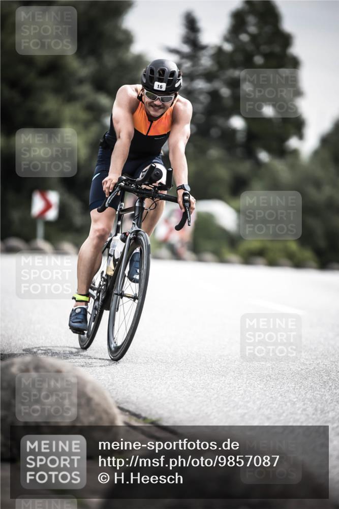 21.06.2026 - 29. Vierlanden-Triathlon H.Heesch http://msf.ph/oto/9857087 21.06.2026 10:29:12 Radfahren 16, 244, 247, 482, 566, 603 meine-sportfotos.de