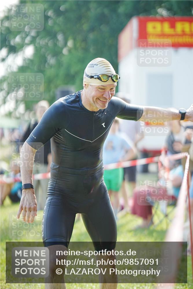 21.06.2026 - 29. Vierlanden-Triathlon LAZAROV Photography http://msf.ph/oto/9857091 21.06.2026 08:56:10 Schwimmen 138 meine-sportfotos.de