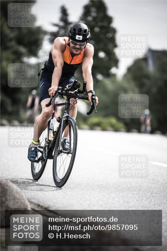 21.06.2026 - 29. Vierlanden-Triathlon H.Heesch http://msf.ph/oto/9857095 21.06.2026 10:29:12 Radfahren 16, 244, 247, 482, 566, 603 meine-sportfotos.de