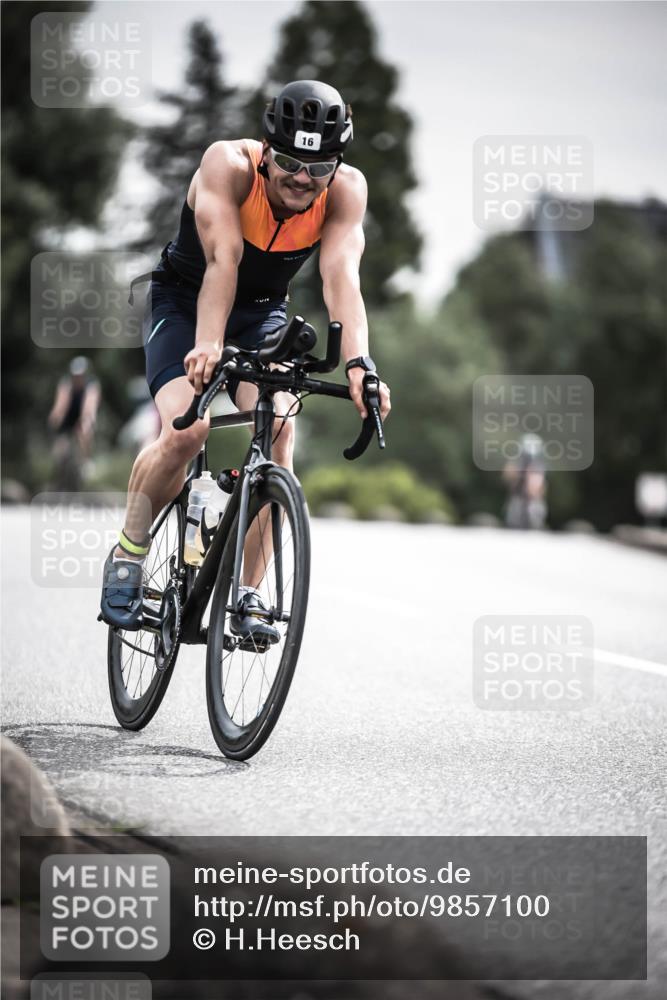 21.06.2026 - 29. Vierlanden-Triathlon H.Heesch http://msf.ph/oto/9857100 21.06.2026 10:29:12 Radfahren 16, 244, 247, 482, 566, 603 meine-sportfotos.de