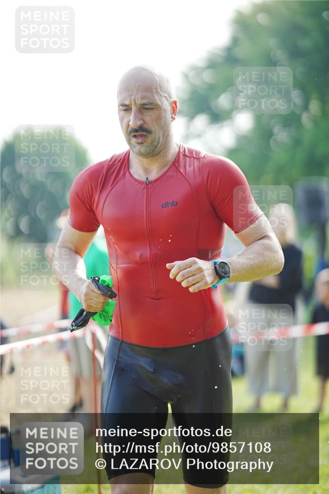21.06.2026 - 29. Vierlanden-Triathlon LAZAROV Photography http://msf.ph/oto/9857108 21.06.2026 08:56:26 Schwimmen 121 meine-sportfotos.de