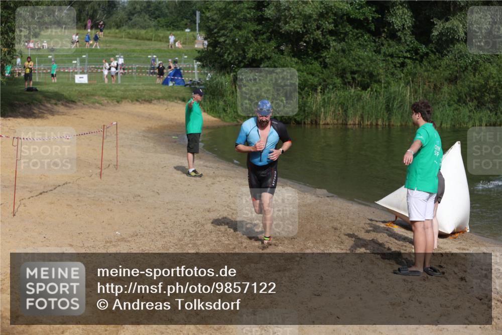 21.06.2026 - 29. Vierlanden-Triathlon Andreas Tolksdorf http://msf.ph/oto/9857122 21.06.2026 09:00:38 Schwimmen 172, 183, 240 meine-sportfotos.de