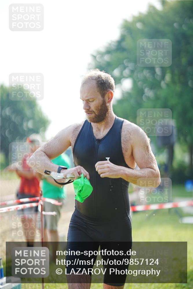 21.06.2026 - 29. Vierlanden-Triathlon LAZAROV Photography http://msf.ph/oto/9857124 21.06.2026 08:59:59 Schwimmen 114 meine-sportfotos.de