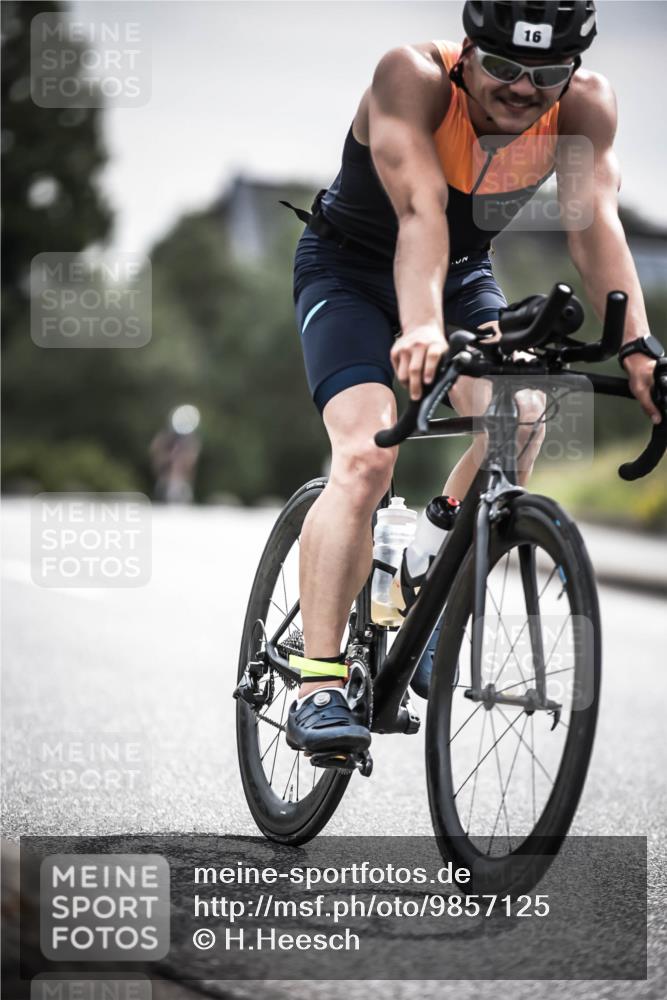21.06.2026 - 29. Vierlanden-Triathlon H.Heesch http://msf.ph/oto/9857125 21.06.2026 10:29:12 Radfahren 16, 244, 247, 482, 566, 603 meine-sportfotos.de