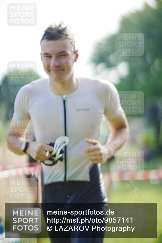 21.06.2026 - 29. Vierlanden-Triathlon LAZAROV Photography http://msf.ph/oto/9857141 21.06.2026 09:02:01 Schwimmen 20 meine-sportfotos.de