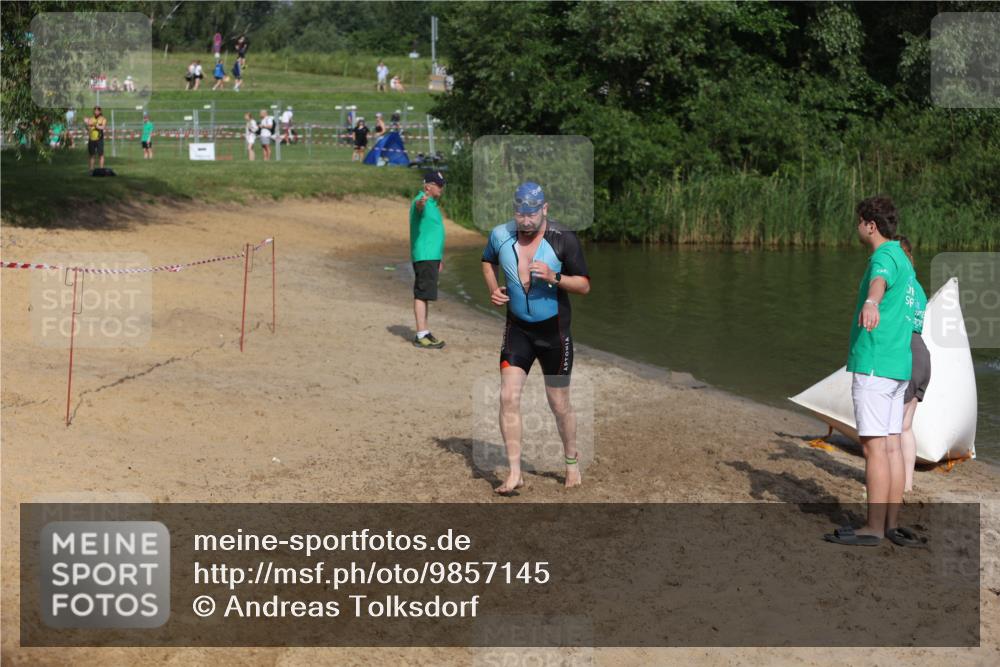 21.06.2026 - 29. Vierlanden-Triathlon Andreas Tolksdorf http://msf.ph/oto/9857145 21.06.2026 09:00:38 Schwimmen 172, 183, 240 meine-sportfotos.de