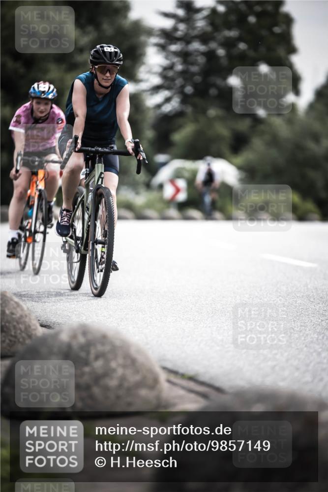 21.06.2026 - 29. Vierlanden-Triathlon H.Heesch http://msf.ph/oto/9857149 21.06.2026 10:29:17 Radfahren 35, 176, 326, 482, 533, 566 meine-sportfotos.de