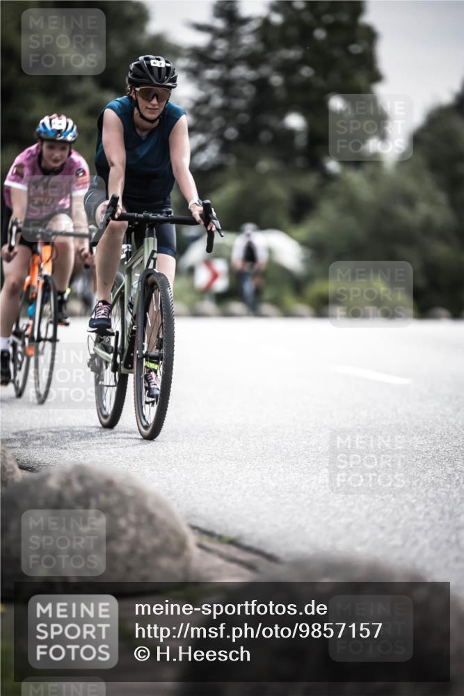 21.06.2026 - 29. Vierlanden-Triathlon H.Heesch http://msf.ph/oto/9857157 21.06.2026 10:29:18 Radfahren 35, 176, 326, 482, 533, 566 meine-sportfotos.de