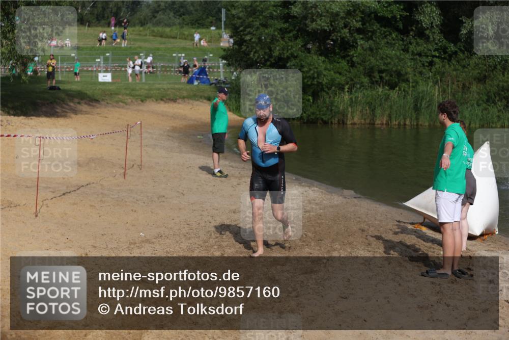 21.06.2026 - 29. Vierlanden-Triathlon Andreas Tolksdorf http://msf.ph/oto/9857160 21.06.2026 09:00:38 Schwimmen 172, 183, 240 meine-sportfotos.de