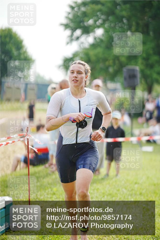 21.06.2026 - 29. Vierlanden-Triathlon LAZAROV Photography http://msf.ph/oto/9857174 21.06.2026 09:15:11 Schwimmen 248, 269, 294 meine-sportfotos.de