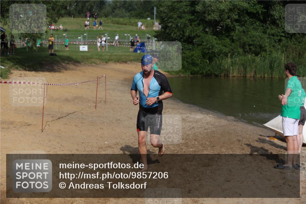 21.06.2026 - 29. Vierlanden-Triathlon Andreas Tolksdorf http://msf.ph/oto/9857206 21.06.2026 09:00:39 Schwimmen 172, 183, 240 meine-sportfotos.de