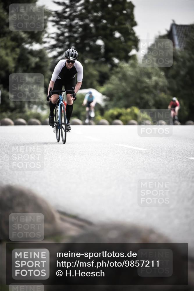 21.06.2026 - 29. Vierlanden-Triathlon H.Heesch http://msf.ph/oto/9857211 21.06.2026 10:29:22 Radfahren 35, 176, 326, 482, 519, 533, 566 meine-sportfotos.de