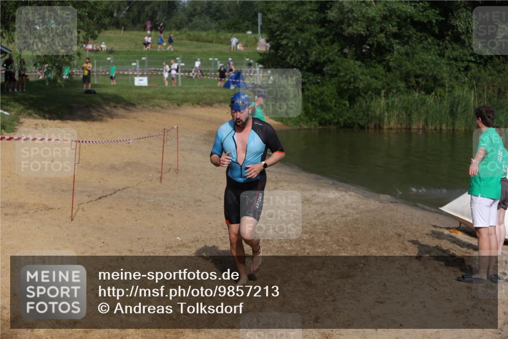 21.06.2026 - 29. Vierlanden-Triathlon Andreas Tolksdorf http://msf.ph/oto/9857213 21.06.2026 09:00:39 Schwimmen 172, 183, 240 meine-sportfotos.de