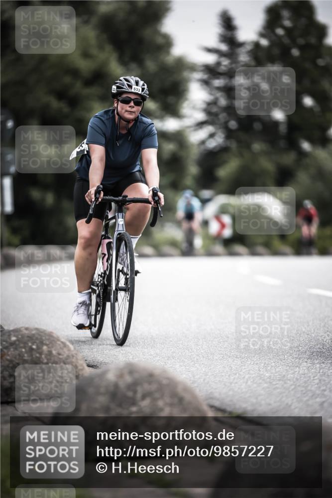 21.06.2026 - 29. Vierlanden-Triathlon H.Heesch http://msf.ph/oto/9857227 21.06.2026 10:29:23 Radfahren 35, 176, 326, 519, 533, 581 meine-sportfotos.de