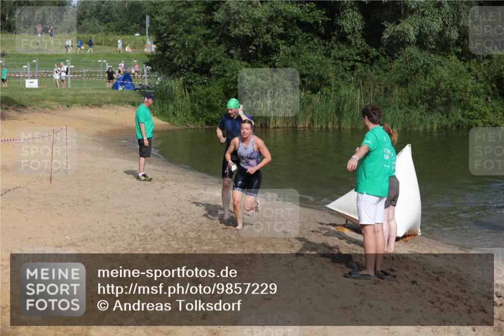 21.06.2026 - 29. Vierlanden-Triathlon Andreas Tolksdorf http://msf.ph/oto/9857229 21.06.2026 09:00:42 Schwimmen 116, 172, 183, 240 meine-sportfotos.de