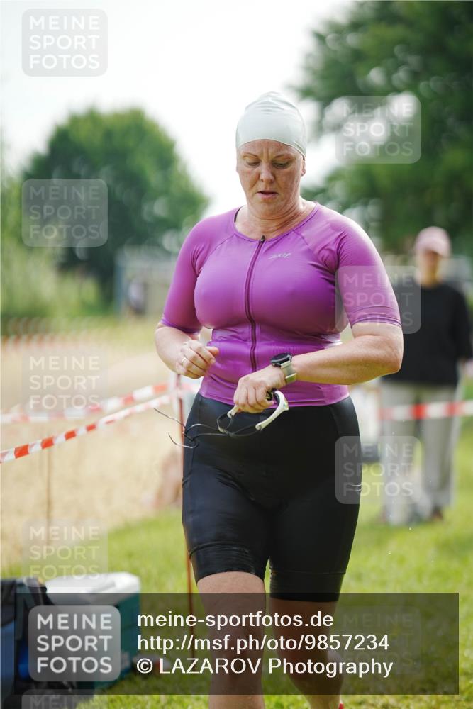 21.06.2026 - 29. Vierlanden-Triathlon LAZAROV Photography http://msf.ph/oto/9857234 21.06.2026 09:18:23 Schwimmen 259, 276, 281 meine-sportfotos.de