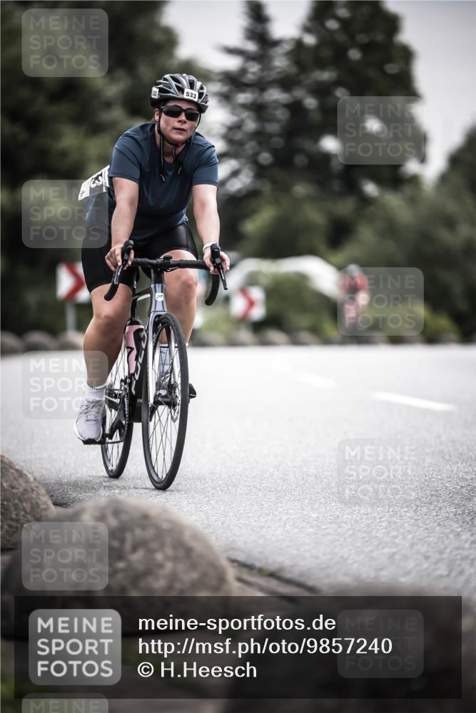 21.06.2026 - 29. Vierlanden-Triathlon H.Heesch http://msf.ph/oto/9857240 21.06.2026 10:29:23 Radfahren 35, 176, 326, 519, 533, 581 meine-sportfotos.de