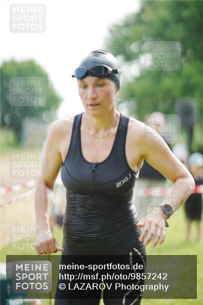21.06.2026 - 29. Vierlanden-Triathlon LAZAROV Photography http://msf.ph/oto/9857242 21.06.2026 09:18:29 Schwimmen 238, 276 meine-sportfotos.de