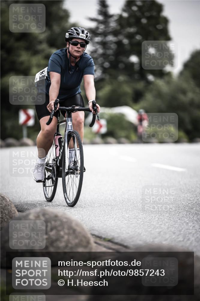 21.06.2026 - 29. Vierlanden-Triathlon H.Heesch http://msf.ph/oto/9857243 21.06.2026 10:29:23 Radfahren 35, 176, 326, 519, 533, 581 meine-sportfotos.de