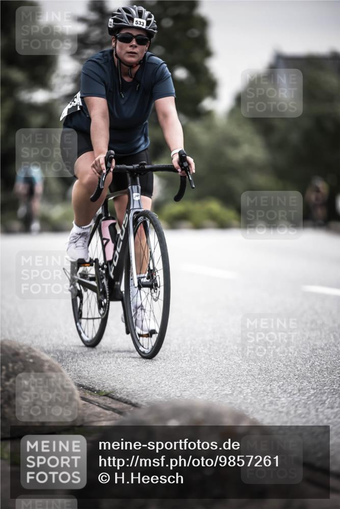 21.06.2026 - 29. Vierlanden-Triathlon H.Heesch http://msf.ph/oto/9857261 21.06.2026 10:29:24 Radfahren 15, 35, 176, 326, 519, 533, 581 meine-sportfotos.de