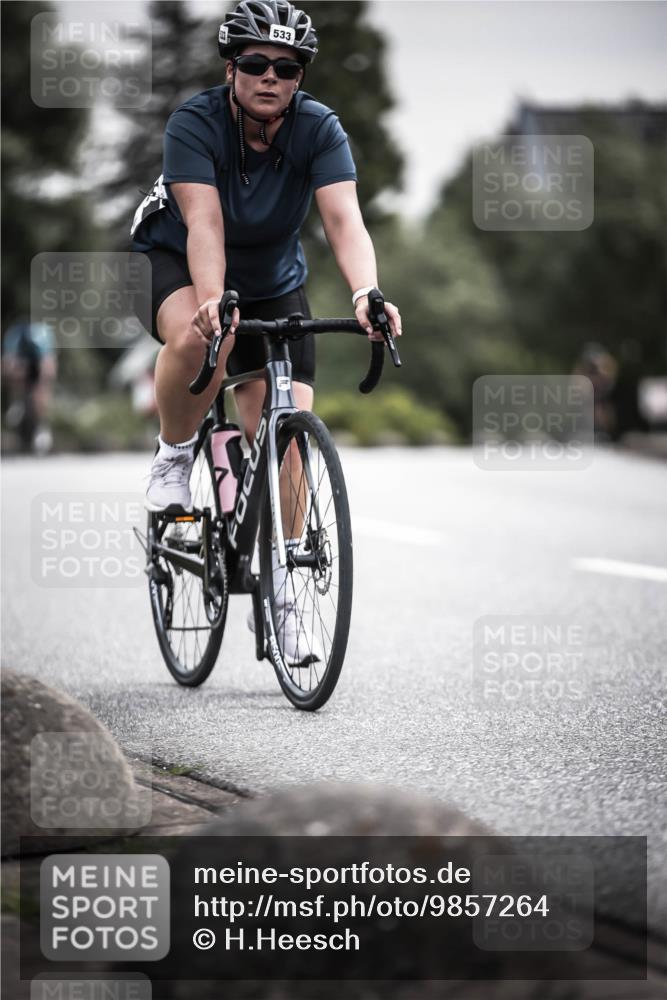21.06.2026 - 29. Vierlanden-Triathlon H.Heesch http://msf.ph/oto/9857264 21.06.2026 10:29:24 Radfahren 15, 35, 176, 326, 519, 533, 581 meine-sportfotos.de