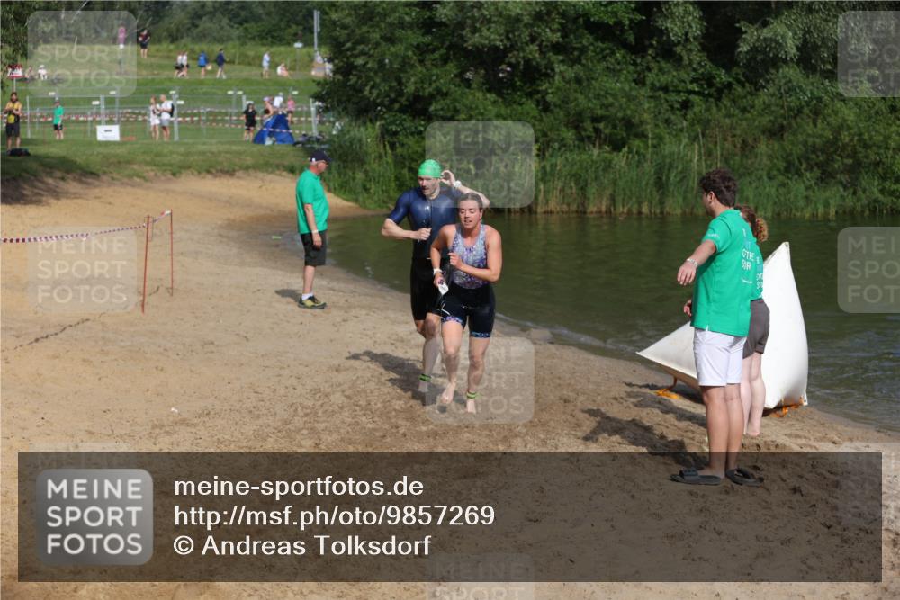 21.06.2026 - 29. Vierlanden-Triathlon Andreas Tolksdorf http://msf.ph/oto/9857269 21.06.2026 09:00:42 Schwimmen 116, 172, 183, 240 meine-sportfotos.de