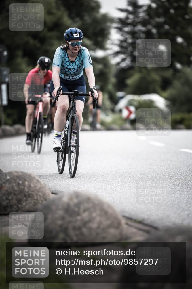 21.06.2026 - 29. Vierlanden-Triathlon H.Heesch http://msf.ph/oto/9857297 21.06.2026 10:29:29 Radfahren 15, 516, 519, 581 meine-sportfotos.de