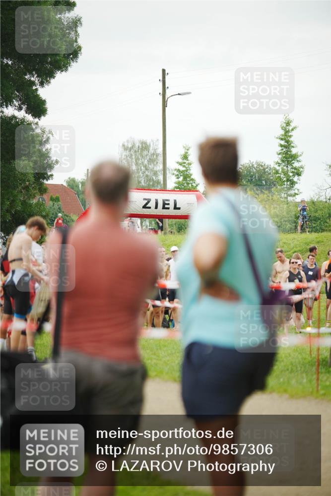 21.06.2026 - 29. Vierlanden-Triathlon LAZAROV Photography http://msf.ph/oto/9857306 21.06.2026 09:30:13 Schwimmen  meine-sportfotos.de