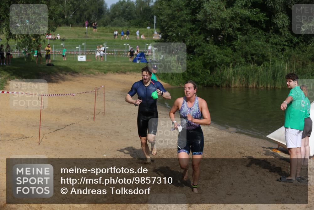 21.06.2026 - 29. Vierlanden-Triathlon Andreas Tolksdorf http://msf.ph/oto/9857310 21.06.2026 09:00:43 Schwimmen 116, 172, 183, 240 meine-sportfotos.de