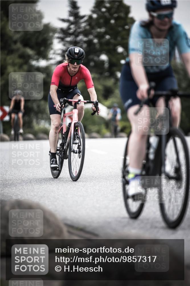 21.06.2026 - 29. Vierlanden-Triathlon H.Heesch http://msf.ph/oto/9857317 21.06.2026 10:29:30 Radfahren 15, 516, 519, 581 meine-sportfotos.de