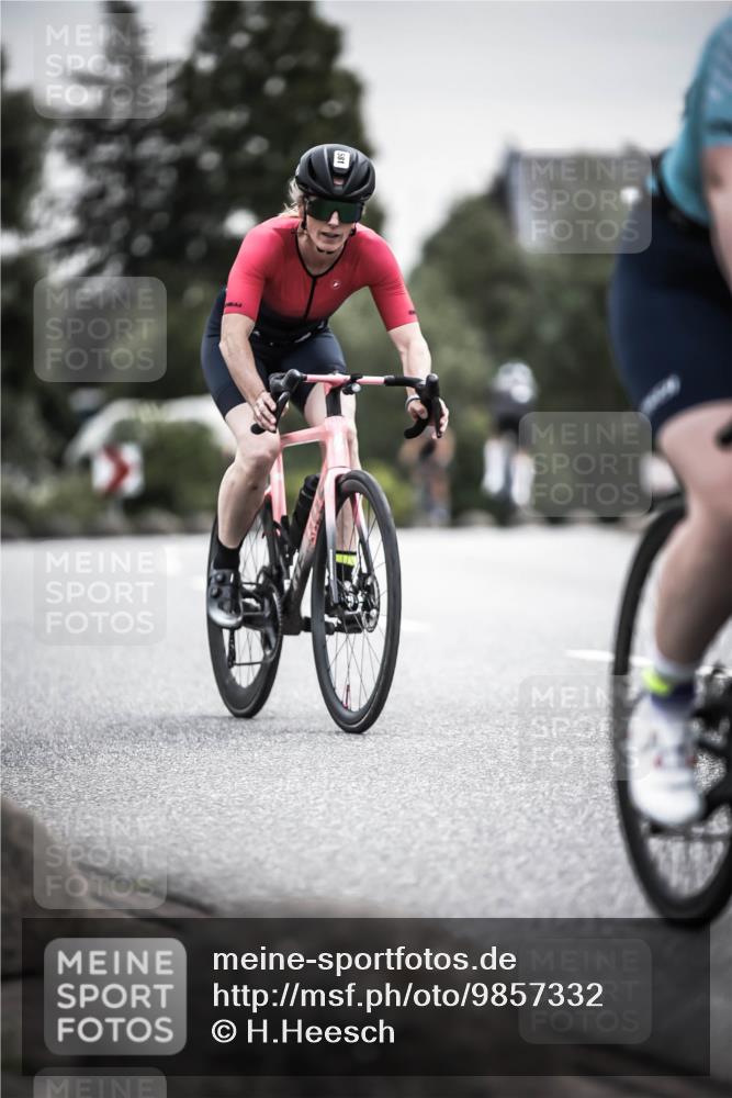 21.06.2026 - 29. Vierlanden-Triathlon H.Heesch http://msf.ph/oto/9857332 21.06.2026 10:29:30 Radfahren 15, 516, 519, 581 meine-sportfotos.de