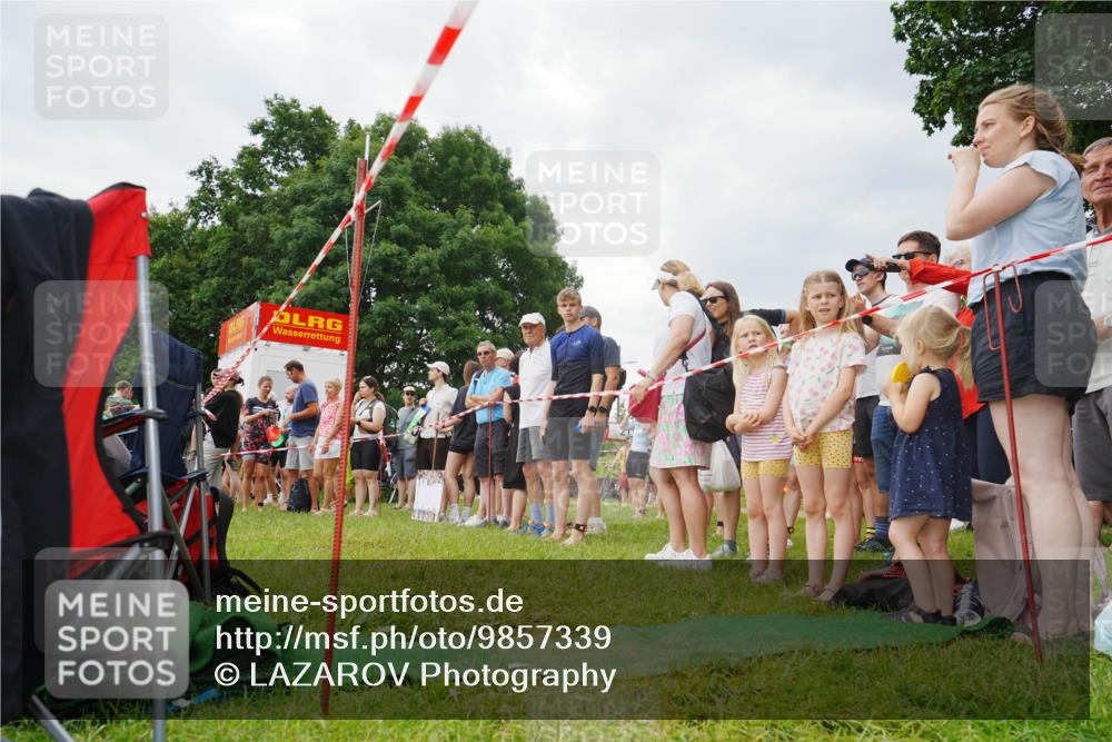 21.06.2026 - 29. Vierlanden-Triathlon LAZAROV Photography http://msf.ph/oto/9857339 21.06.2026 09:55:43 Schwimmen 376 meine-sportfotos.de