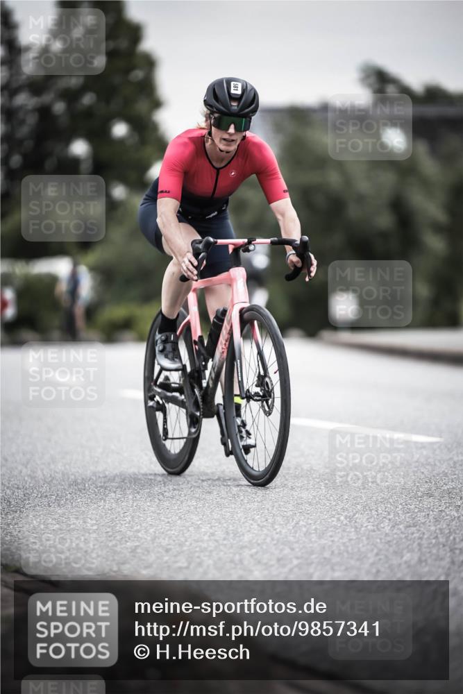21.06.2026 - 29. Vierlanden-Triathlon H.Heesch http://msf.ph/oto/9857341 21.06.2026 10:29:30 Radfahren 15, 516, 519, 581 meine-sportfotos.de