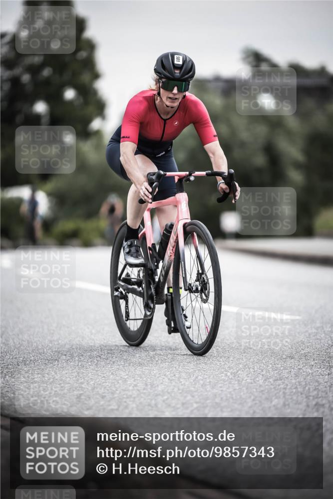 21.06.2026 - 29. Vierlanden-Triathlon H.Heesch http://msf.ph/oto/9857343 21.06.2026 10:29:30 Radfahren 15, 516, 519, 581 meine-sportfotos.de