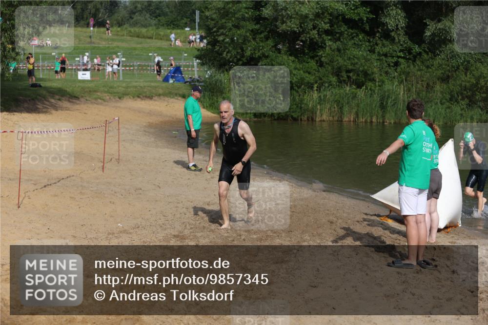 21.06.2026 - 29. Vierlanden-Triathlon Andreas Tolksdorf http://msf.ph/oto/9857345 21.06.2026 09:00:50 Schwimmen 74, 116, 140 meine-sportfotos.de