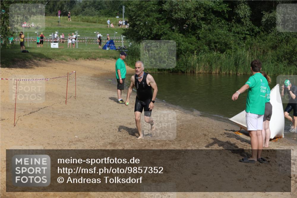 21.06.2026 - 29. Vierlanden-Triathlon Andreas Tolksdorf http://msf.ph/oto/9857352 21.06.2026 09:00:50 Schwimmen 74, 116, 140 meine-sportfotos.de