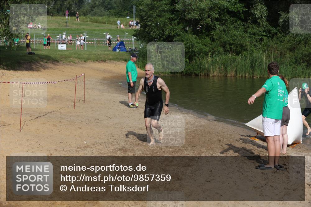 21.06.2026 - 29. Vierlanden-Triathlon Andreas Tolksdorf http://msf.ph/oto/9857359 21.06.2026 09:00:50 Schwimmen 74, 116, 140 meine-sportfotos.de