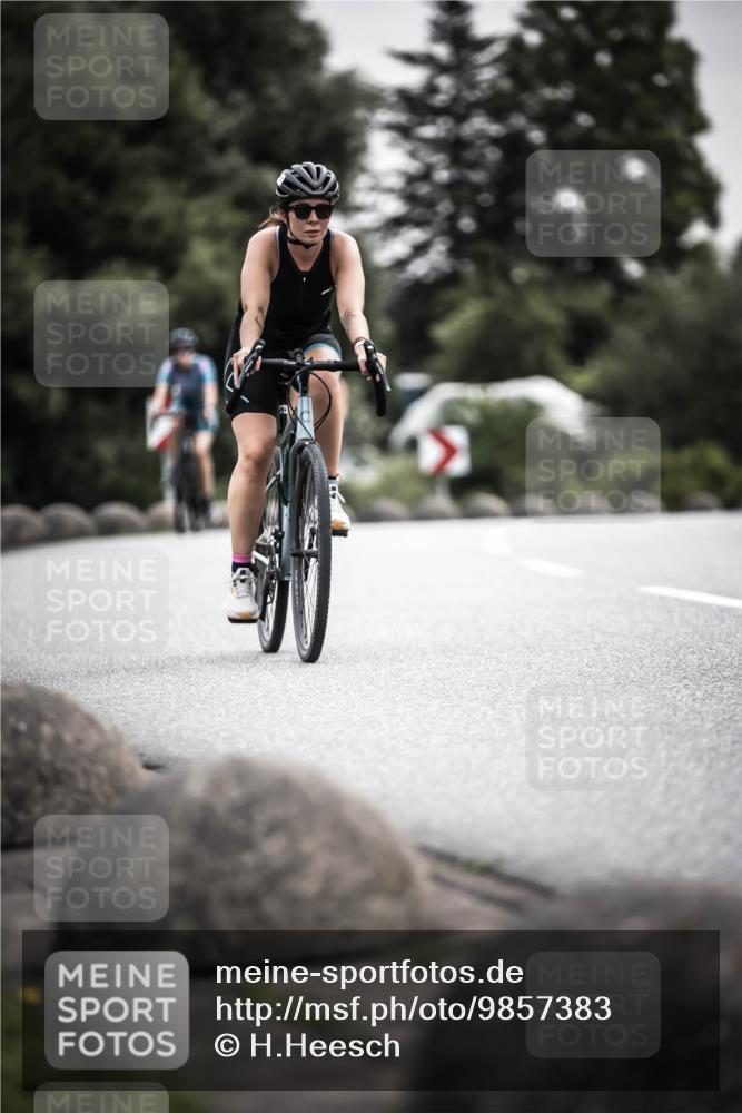 21.06.2026 - 29. Vierlanden-Triathlon H.Heesch http://msf.ph/oto/9857383 21.06.2026 10:29:33 Radfahren 15, 516, 519, 524, 581, 605 meine-sportfotos.de